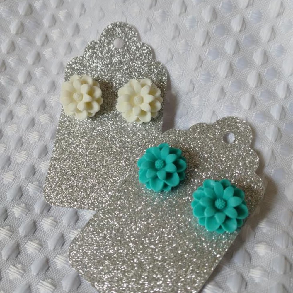 Teal n ivory Spring flower Stud Earrings Green or Cream handcrafted.E10